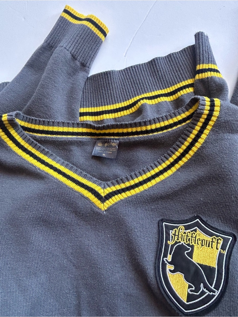 Harry potter Crest V-Neck Sweater - Gray with Yellow Trim